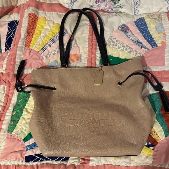 Coach purse - Picture 1 of 2